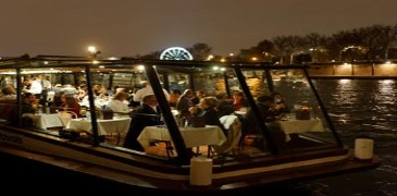 Dîner-Croisière en début de soirée sur la Seine
